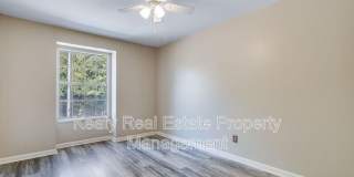 211 Versailles Boulevard Gallery 8