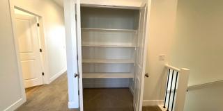 Townhome in Woodland Estates - Pool Access Gallery 11