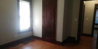 Lovely 2bd/1bth home with attached garage near Columbia Park and Zoo Gallery 18