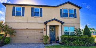 INCREDIBLE DEAL: 5-BR Corner Lot Home in Crown Pointe Cove – Spacious & Bright! Gallery 1