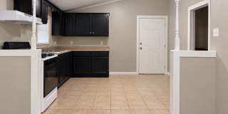 601 Cantrell Drive - B 601 Cantrell Drive - B Gallery 1