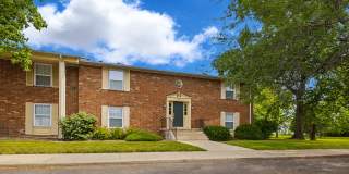 Colonial Square Gallery 11