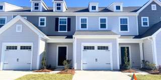 BEAUTIFUL 3 Bedroom Townhome minutes from I-85 -Concord Lakes AVAILABLE MARCH Gallery 1