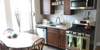 Great Apt for the Socially Active Student! Near T, NEU, and nightlife! Gallery 3