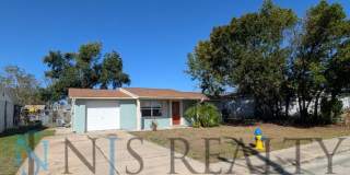 3/1/1, 1136 Sq. Ft., updated kitchen  bath, fenced in yard, WINE fridge!! Gallery 1