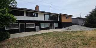 4 Bed 2 Bath Golf Course Living Gallery 5