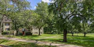 Foxchase Apartments Gallery 29