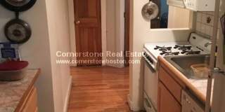 Nice 2 bed in South End Gallery 11