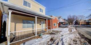 Stunning 3 bedroom home in Brookline available July 1! Gallery 24