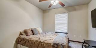 $500 Off First Month's Rent!!! St James Park Home in Norman - Community Pool!  Available in Now! Gallery 26