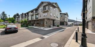 Spacious 3-Bed, 3.5-Bath Townhome in Happy Valley with Attached Garage! Spacious 3-Bed, 3.5-Bath Townhome in Happy Valley with Attached Garage! Gallery 1