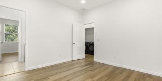 210 E Columbus Dr Gallery 20