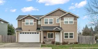 Central Tacoma home - 3 bedroom 2.5 bathroom with 2 Car garage and nice yard - Available May 2026. Gallery 1