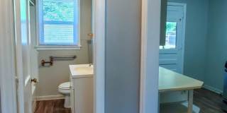 2 bedroom 1 bath duplex in Shawnee Gallery 8