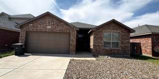 4 Bedroom 2 Bathroom For Rent Gallery 1