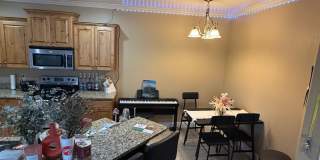 Beautiful condo with amazing amenities and a fabulous kitchen Gallery 9