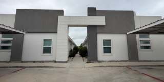 413 East Acacia Street - 2 Gallery 1