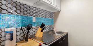 208 W Saturn Ln Gallery 28