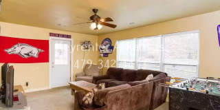 Beautiful Home Near the University! Gallery 16