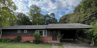 3 bedroom 2 bath home in FAY, near campus and Greenway. Gallery 1