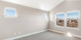 Beautiful townhome in Empire Crossing with mountain views! Beautiful townhome in Empire Crossing with mountain views! Gallery 23