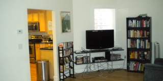 5 Bedroom House in the Southside Flats!  Central Air. Washer and Dryer on Main Floor. Private Patio. Gallery 4