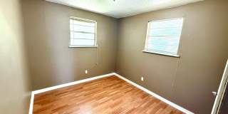 AVAILABLE NOW! 2 Bedroom / 1 Bath Duplex Near Brooks City Base! Gallery 9