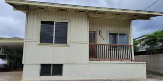 Metcalf Street Duplex home- lower level unit Gallery 1