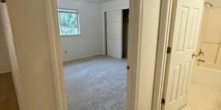 4 Bedroom, 2 Bathroom Duplex - Pet Friendly Gallery 32