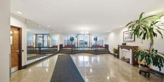 250 N Broadway Gallery 28