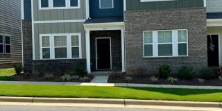 Beautiful, 3BR/2.5BA Townhouse in Gastonia Gallery 1