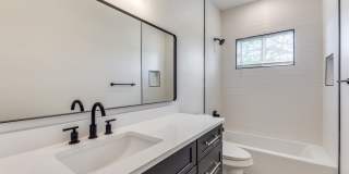 207 Gravel A St Gallery 21