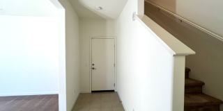 2 bed, 2.5 bath located in Corona, CA! Gallery 9