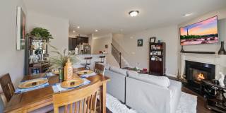 Stylish and Spacious 3bd/2.5ba Townhome w/ Garage in SE Durham! Gallery 10