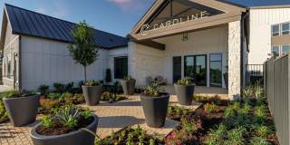 Caroline Georgetown Gallery 37