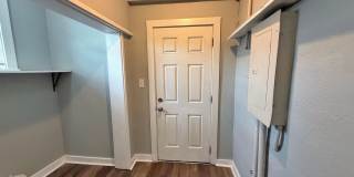 Renovated 2 bedroom Duplex NOW AVAILABLE!! ~ Minutes from midtown/downtown Memphis Gallery 12