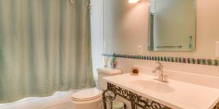 16 Abbott Avenue Gallery 28