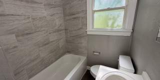 Private Northside 2/1 Residence For Rent! Pet Friendly! Washer & Dryer Included! Gallery 14