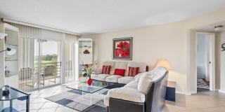 3951 Via Poinciana Gallery 1