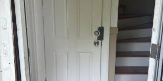 Charming and cozy 1st floor 2.5 bedroom. 1 bath Gallery 10