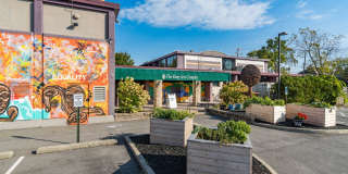 Spacious 1BR on The Near East Side Gallery 51