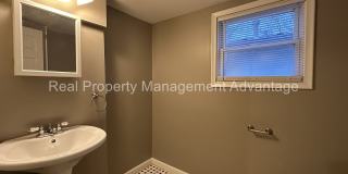 Cute Three-Bedroom with Large Deck! Gallery 12