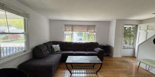 17 Clarence Avenue Gallery 24