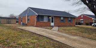 Updated 3 Bedroom, 1 bath with Large Backyard! Gallery 1