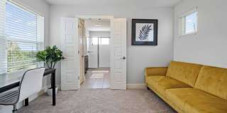 Modern condo, great location, fully Furnished! Gallery 10