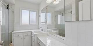 3Bd/2ba Home w/parking in Santa Monica Gallery 12