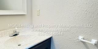 252-258 NW Woods Chapel Rd Gallery 13