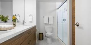 1200 Lakeshore Gallery 10