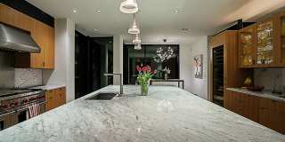 1001 W Lucas Gallery 4