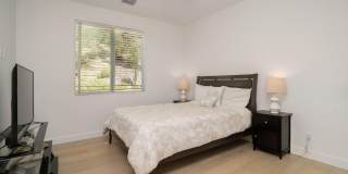 19067 Sprague Street Gallery 14